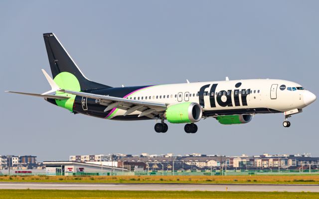 Boeing 737 MAX 8 (C-FLHI)