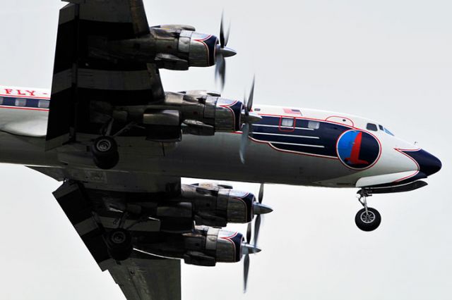 N836D — - On short final over Miami Lakes on July 23, 2010 - AviationStockPhotos.com