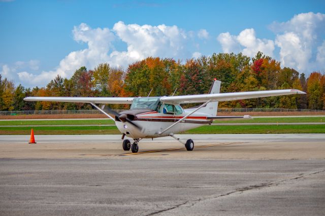 Cessna Skyhawk (N52501) - Flight Instruction at Madison Municipal Airport