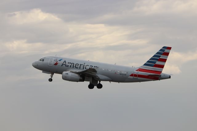 Airbus A319 (N836AW)