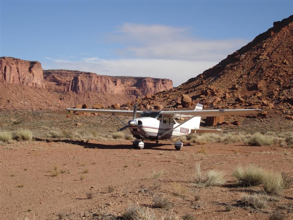 Cessna Skylane (N300BW) - Mexican Mountain Airstrip, Utah