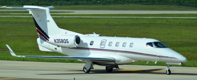 Embraer Phenom 300 (N358QS)