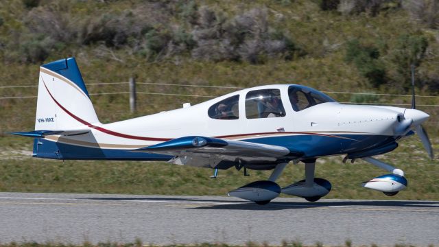 Vans RV-10 (VH-IMZ)