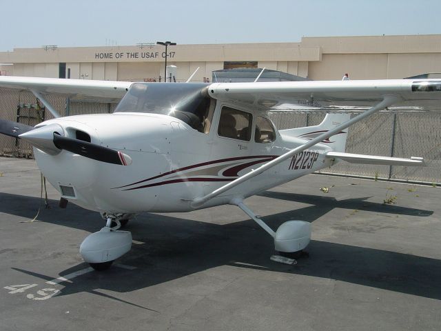 Cessna Skyhawk (N2123P) - 2005 Cessna 172, Serial number 10000. This is the 10,000th 172 that Cessna produced.  It features the Garmin G-1000 Nav-3 avionics glass-cockpit.