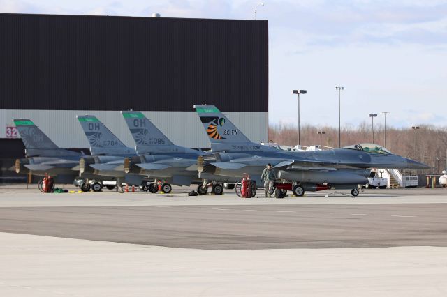 Lockheed F-16 Fighting Falcon (89-2098) - Four USAF Lockheed F-16CM’s prepping for departure from KCLE for Toledo Express Airport (KTOL), home of the 180th Fighter Wing and the 112th Fighter Squadron (Stingers) on 7 Apr 2018. The flight of four performed a flyover for the Cleveland Indians home opener the day before (6 Apr 2018). Pictured nearest to farthest are 89-2098, 89-2085, 90-0704, and 89-2082.