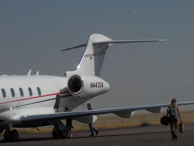 Canadair Challenger 350 (N443DB)