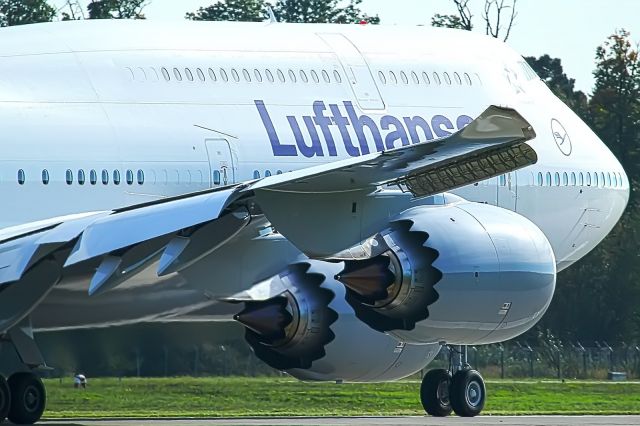 BOEING 747-8 (D-ABYL)