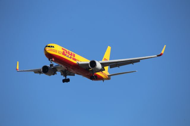 BOEING 767-300 (N284DH)