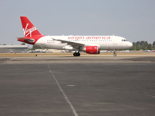 Airbus A319 (N530VA) - Taxiing to gate after landing