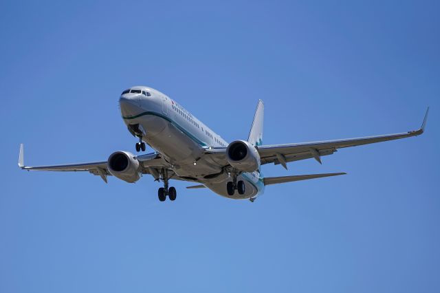 Boeing 737-800 (N916NN)