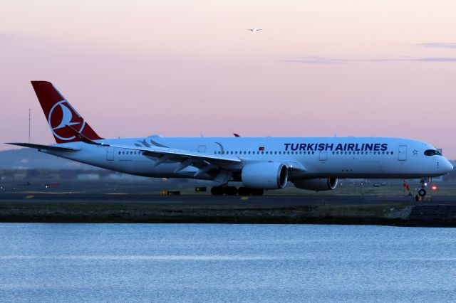 Airbus A350-900 (TC-LGP)