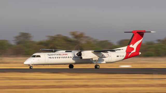 de Havilland Dash 8-400 (VH-LQH)