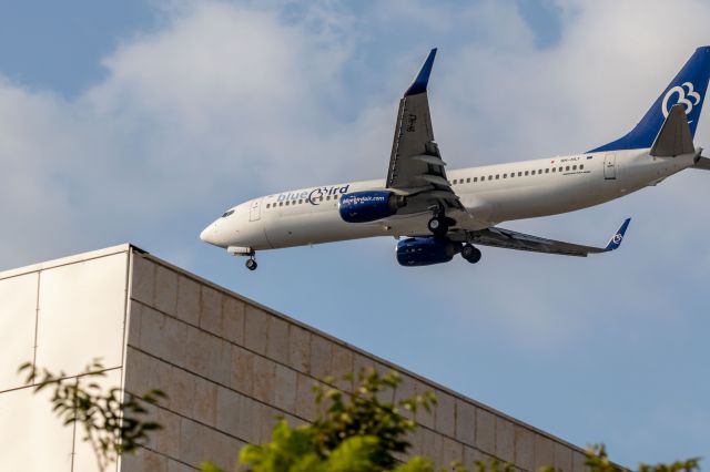 Boeing 737-800 (9H-HLY)