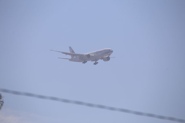 BOEING 777-200LR (B-18773)