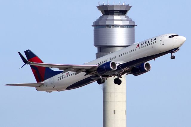 Boeing 737-900 (N900DU)