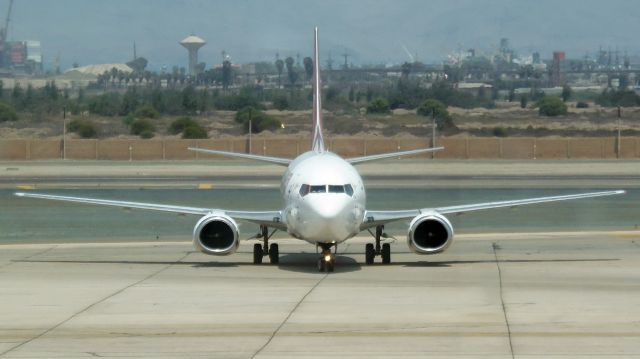 Boeing 737-500 (N821AU)