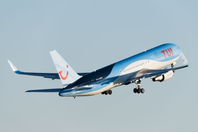 BOEING 767-300 (G-OBYH)