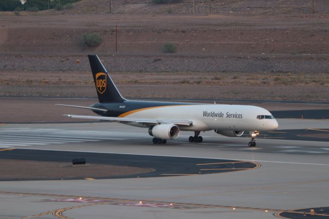 Boeing 757-200 (N463UP)