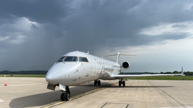 Canadair Regional Jet CRJ-700 (N630SK) - Cloudy day at MHK