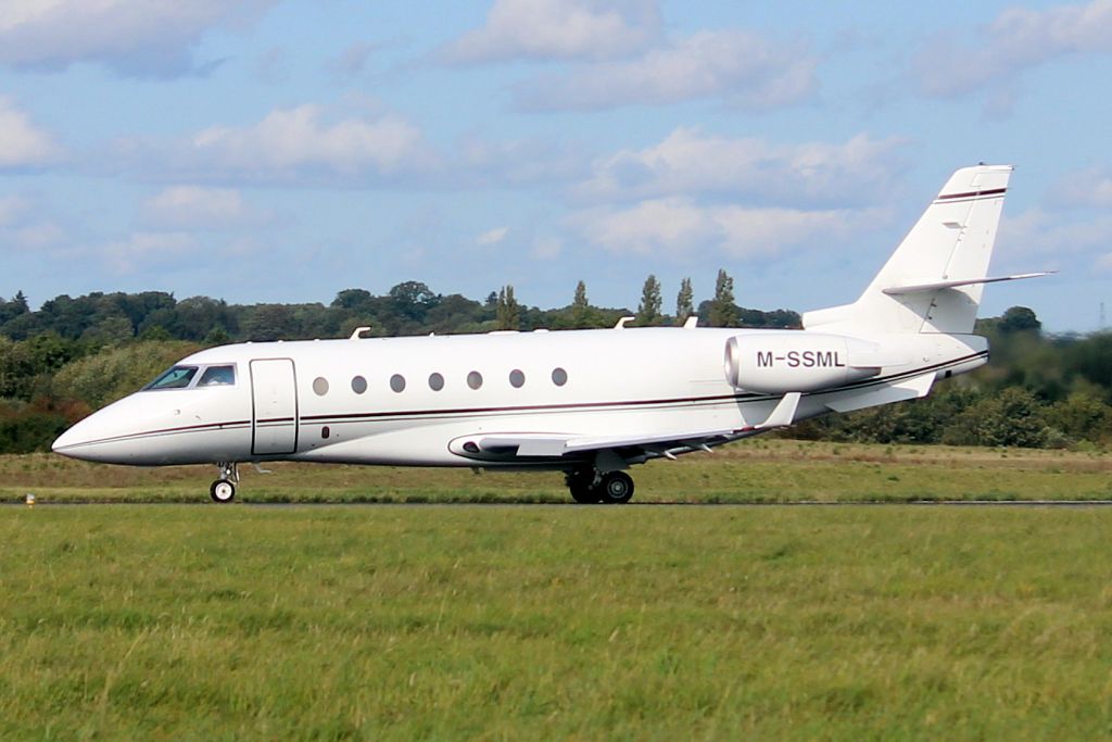 IAI Gulfstream G200 (M-SSML) - Departing rwy 25 on 26-Sep-23 heading for LLBG.