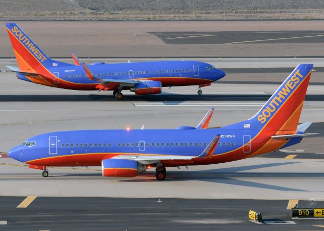 Boeing 737-700 (N298WN)