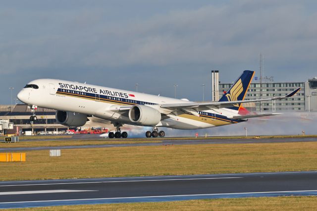 Airbus A350-900 (9V-SMO) - SIA51 returning to Singapore after arriving earlier from IAH