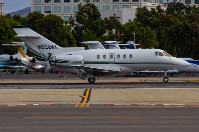 Hawker 800 (N528MX)