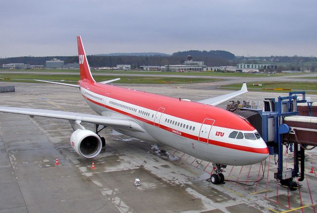 Airbus A330-300 (D-ALPD)