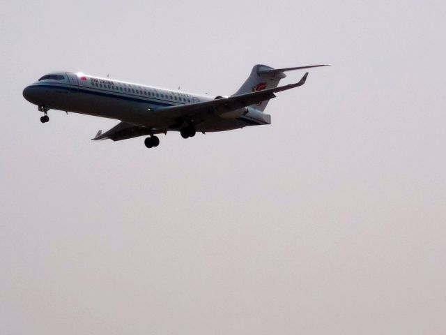 Canadair Regional Jet CRJ-700 (B-652Z)