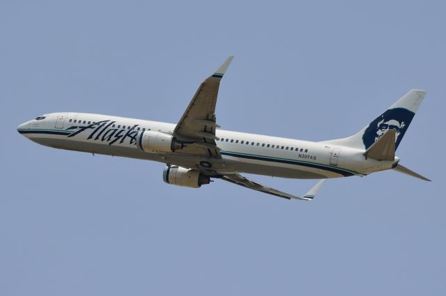 Boeing 737-900 (N307AS) - Alaska - B739 - N307AS - Departing KDFW 07/01/2013