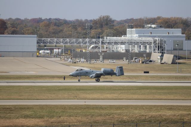 Fairchild-Republic Thunderbolt 2 (N659) - US Air Force Fort Wayne with an incredible A-10 Brrrrrt-hog 