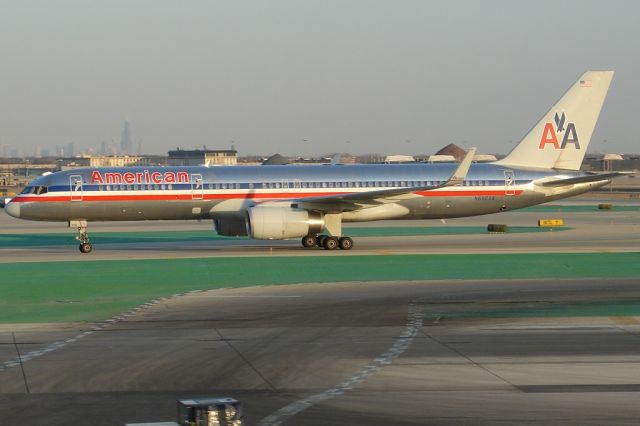 Boeing 757-200 (N692AA)