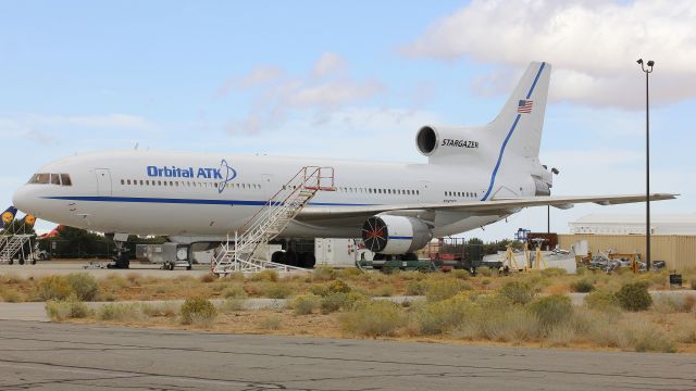 Lockheed L-1011 TriStar (N140SC)