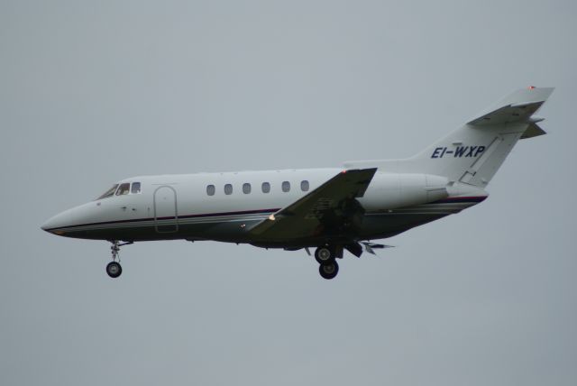 Hawker 800 (EI-WXP)