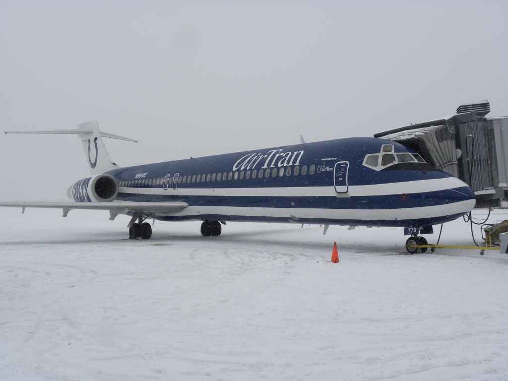 Boeing 717-200 (N936AT)