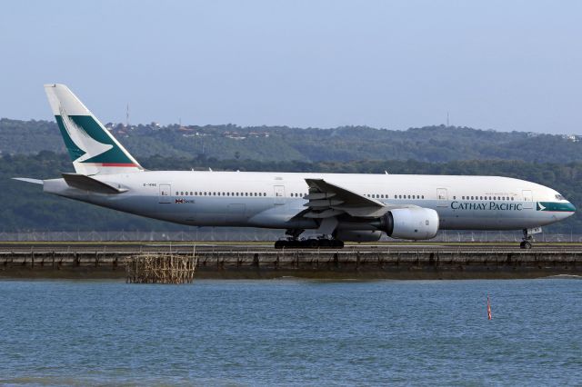 Boeing 777-200 (B-HNB)