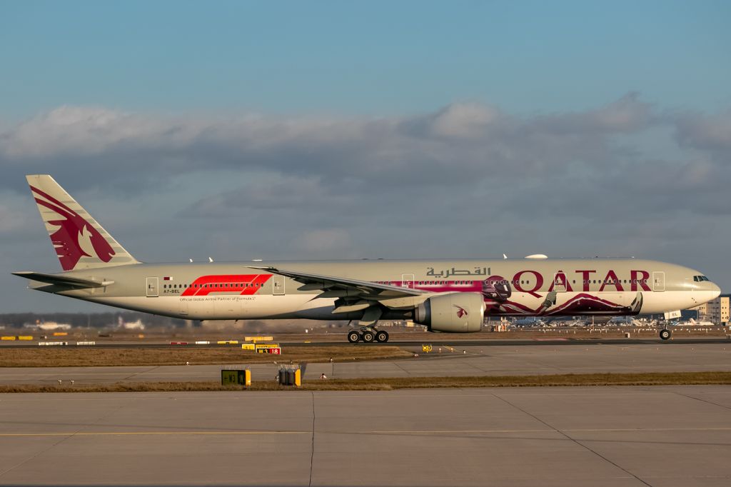BOEING 777-300ER (A7-BEL)