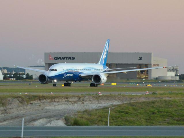 Boeing 787-8 (N787BX)