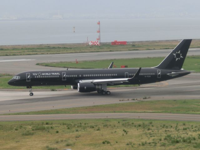 Boeing 757-200 (G-TCSX)