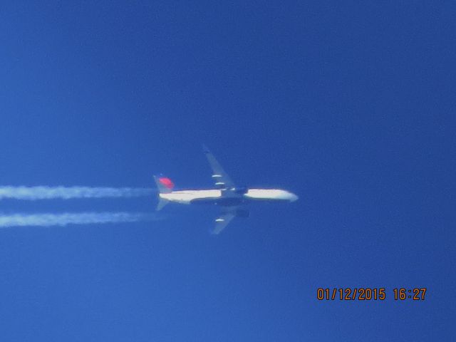 Boeing 737-800 (N387DA) - Delta Airlines flight 1249 from PHX to JFK over Southeastern Kansas at 37,000 feet.