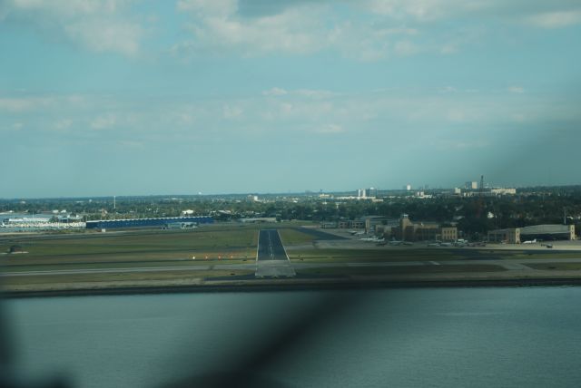 Cessna Skylane (N91DJ) - Short Final Lake Front