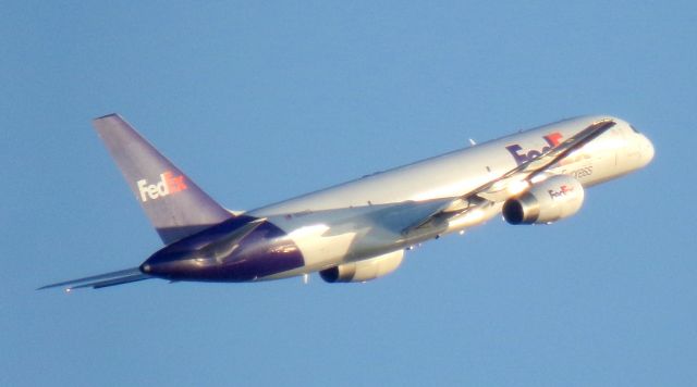 Boeing 757-200 (N930FD)