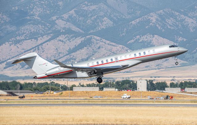 BOMBARDIER BD-700 Global 7500 (9H-VIE) - Vista Jet blasting off