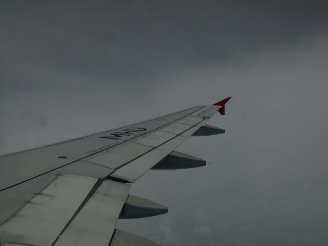 Airbus A320 (PR-MHU) - AIRBUS A320 OF TAM AIRLINES PR-MHU. FLIHT FROM BRASILIA (SBBR) TO MANAUS (SBEG) BRAZIL