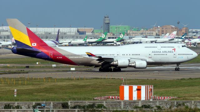 Boeing 747-400 (HL7428)