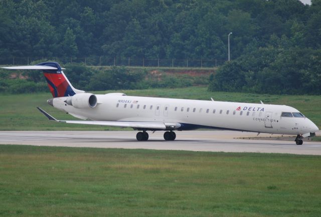 Canadair Regional Jet CRJ-900 (N904XJ) - 18C - 6/4/10