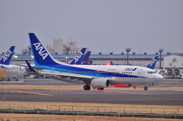 Boeing 737-700 (JA05AN)