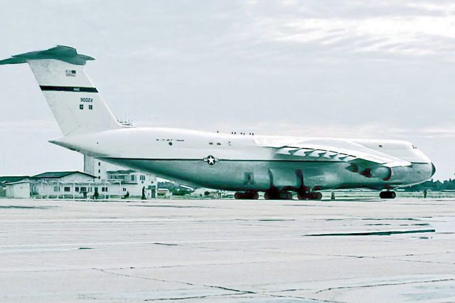 Lockheed C-5 Galaxy (69-0022) - Lockheed C-5A USAFGalaxy 69-0022 RAAF Butterworth (WMKB). Photographed mid 1970s.