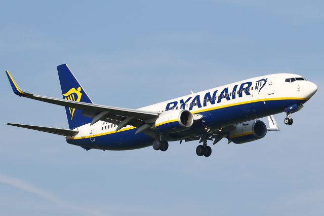 Boeing 737-800 (EI-DHE)