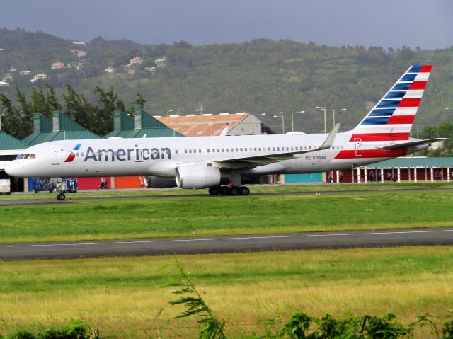 Boeing 757-200 (N199AN)